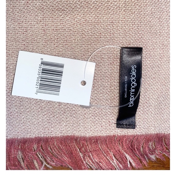 NWT Oversized Scarf - Picture 5 of 5